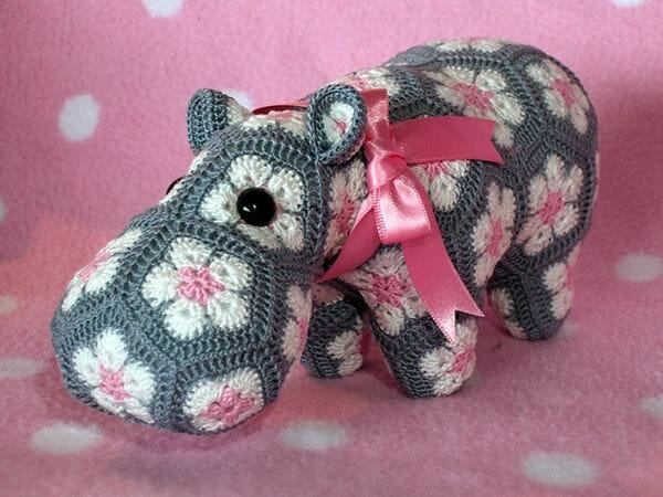 PATRON GRATIS Bolsa de Flores Africanas a crochet - Crochetisimo
