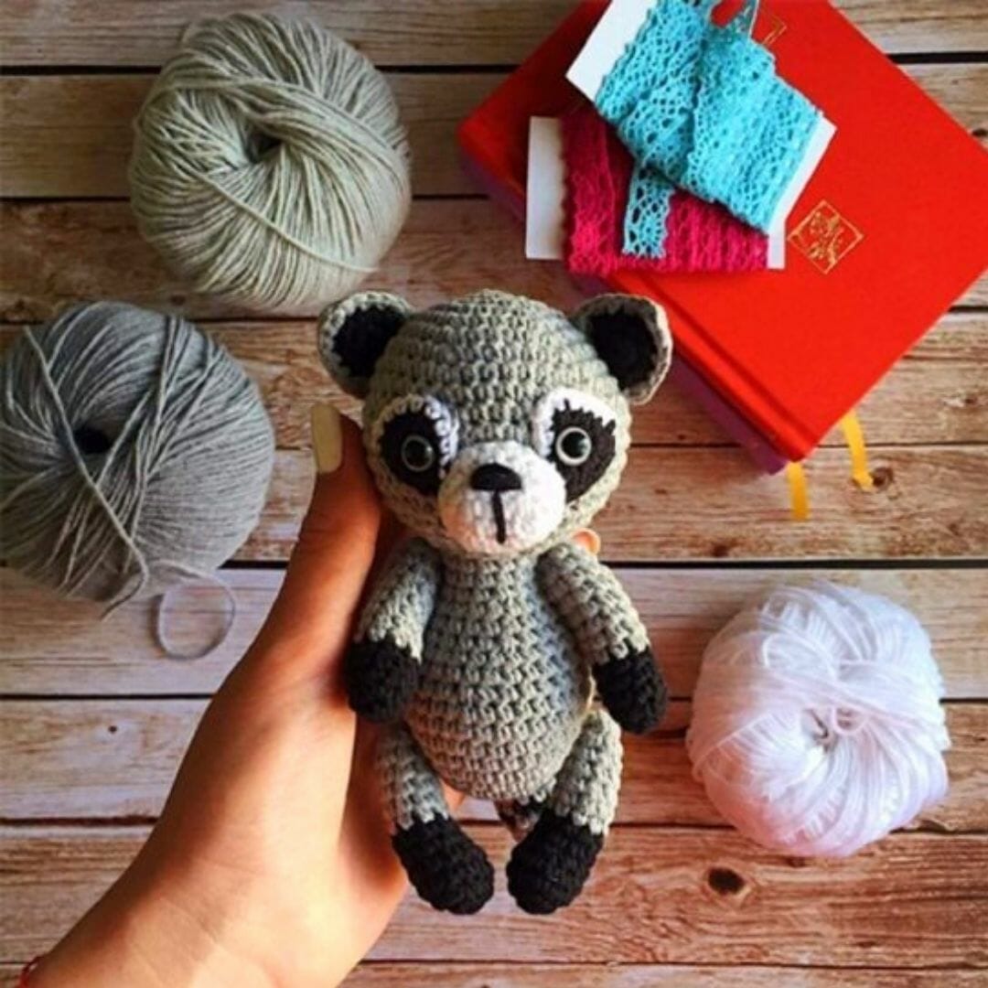 COMO HACER Ojos Amigurumi paso a pasoCrochetisimo  Tutorial de flor de  ganchillo, Alfombra de ganchillo, Ganchillo amigurumi