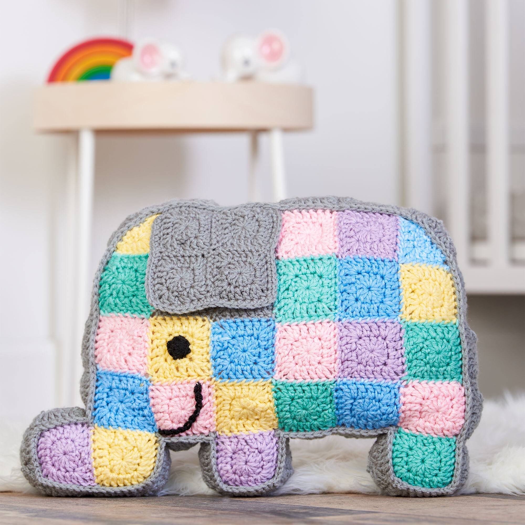 almohada en crochet de elefante