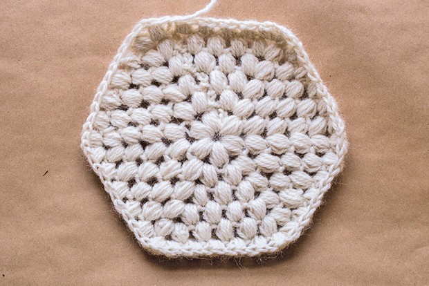 como tejer un hexágono para colgar en la pared imagen 03 como tejer un hexágono para colgar en la pared imagen 03 - patrón de ganchillo hexagonal gratis