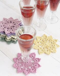 Hermosos Posavasos de Flores a Crochet PATRÓN GRATIS