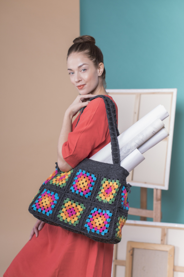 PATRÓN GRATIS Bolso Granny Squares en Crochet FÁCIL -