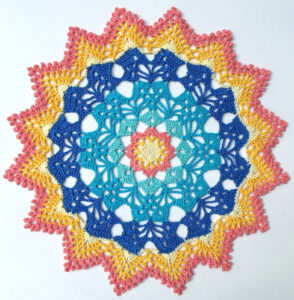 PATRÓN GRATIS Carpeta Brillantez Solar a Crochet