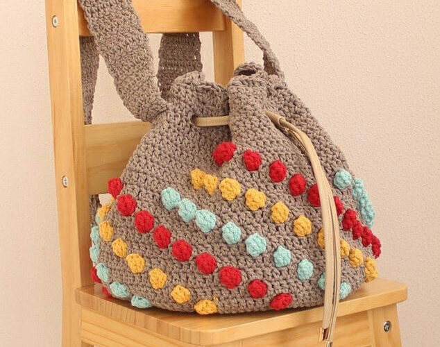 Bolso tejido en hilo de algodon al crochet