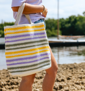 Bolso de Paseo con Rayas en Crochet Patron Gratis