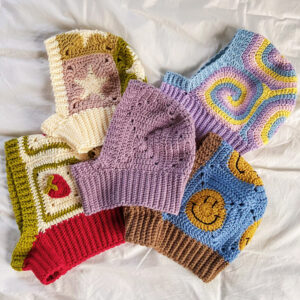 Pasamontañas Granny Square Patrón en Crochet Gratis
