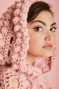 Sudadera Pink con Chapucha en Crochet Patron Gratis