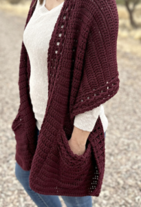 Chal Estilo Pocket con Bolsillo Patrón en Crochet Gratis