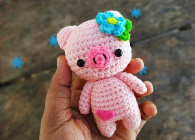Llavero Cerdita Flower Amigurumi Patrón Gratis - Crochetisimo