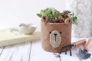 Funda Osito agricultor Patrón en Crochet Gratis