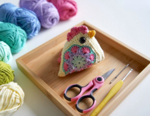 Patrón Gratis El Pollo Granny en Crochet