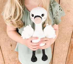 Patrón Gratis Cisne Lulú Juguete en Amigurumi
