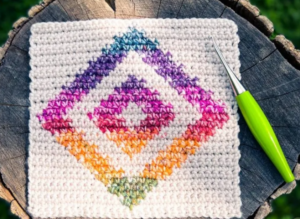 Patrón Gratis Mantel Decorativo Tapestry Figura Rombo en Crochet