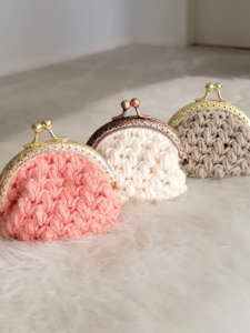Monederos Alicia en Crochet Patrón Gratuito