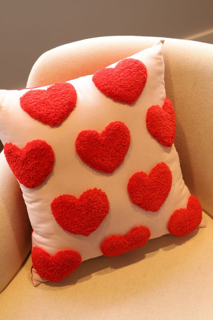 ¡Magia en cada puntada! Almohada de Corazones en Punch Needle