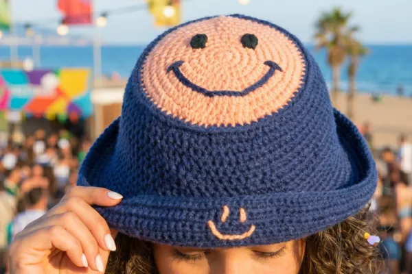 Teje el Gorro Pescador Carita Feliz de Verano (Patrón Gratis) 🎊⛱️🙂