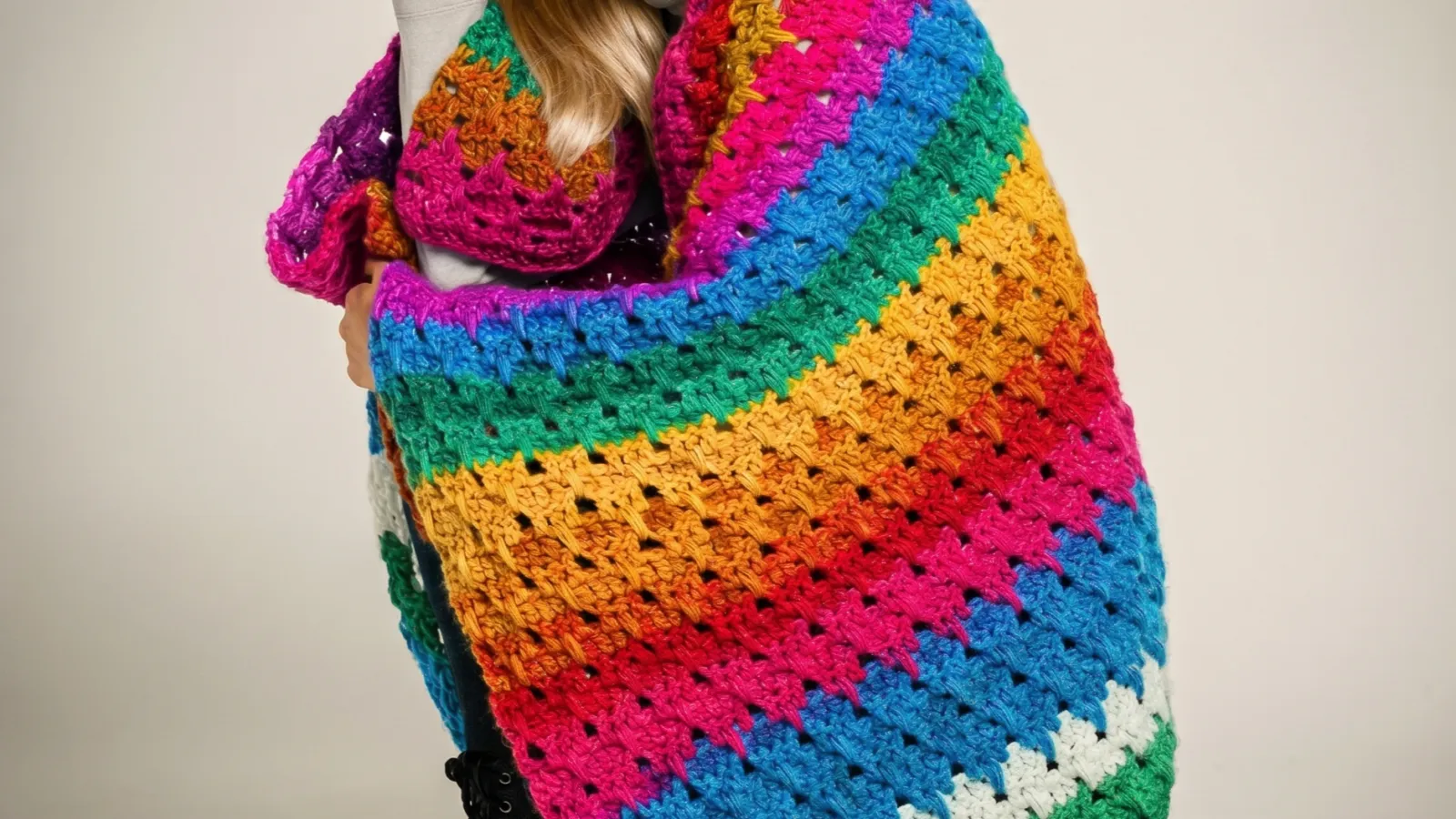 Teje la Manta Colores de Mayo a Crochet (Patrón Gratis) 🌸🌈🧶