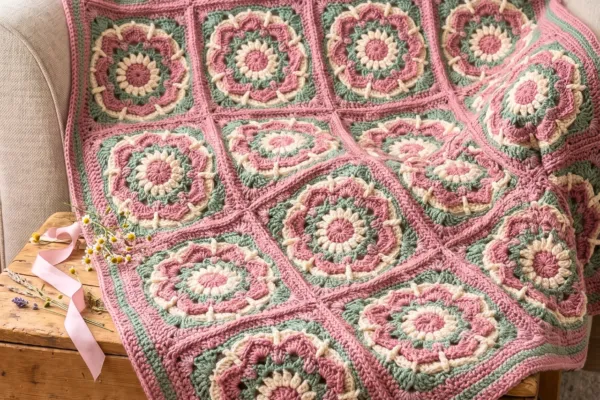 Teje la Manta de Motivos Florales 3D (Patrón Gratis) 🌸🛋️✨
