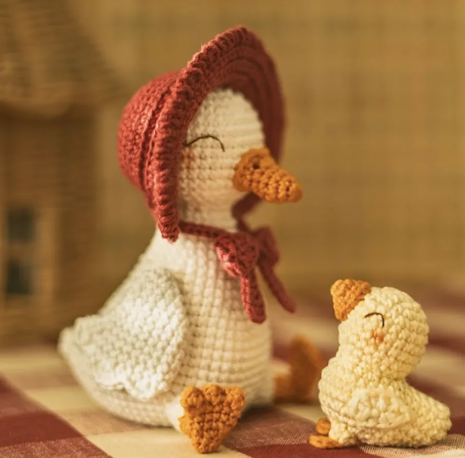 Teje la Mamá Ganso Amigurumi para Bebés (Patrón Gratis)