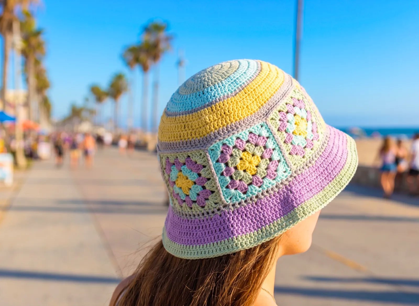 Teje el Gorro Bucket de Grannys más Vibrante y Divertido (Patrón Gratis)