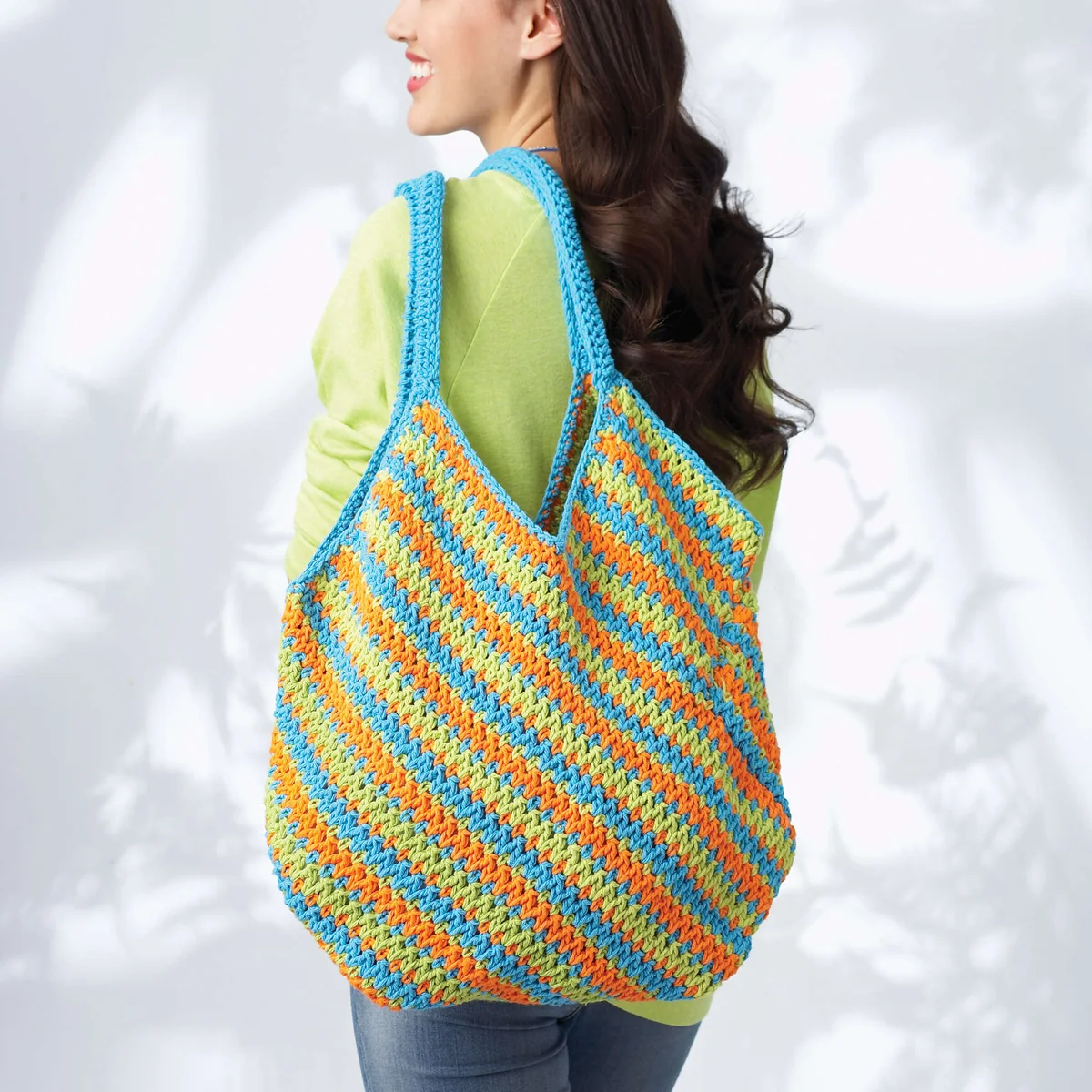 Teje la Bolsa Elisa Colorida en Crochet (Patrón Gratis)