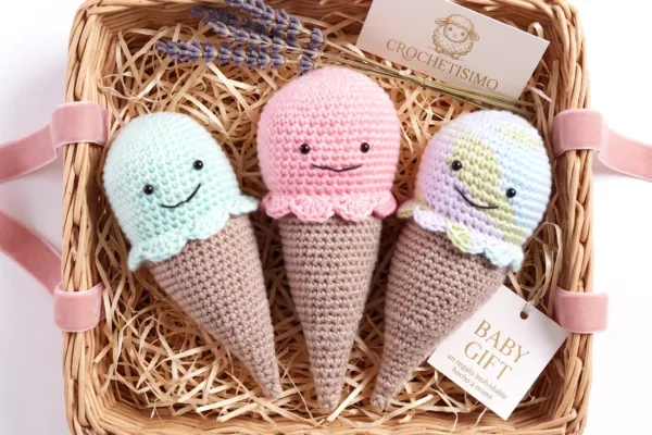 Teje el Sonajero Barquilla de Helado Amigurumi (Patrón Gratis)