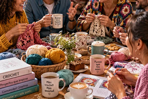 El Poder Social del Crochet: Teje Lazos y Crea Amistades Únicas