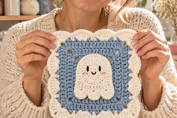 Teje el Cuadro Granny Fantasmita Kawaii a Crochet (Patrón Gratis