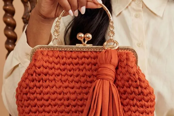 ¡El Bolso de Mano Vintage a Crochet que Enamora a Todos! 😍